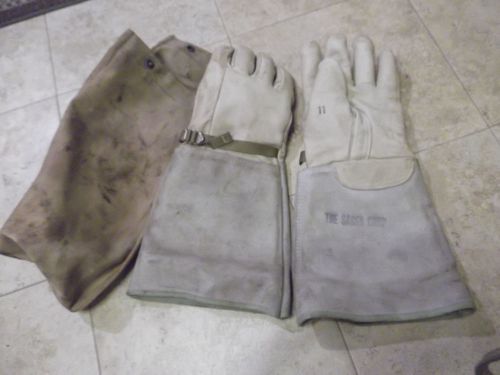 Vintage sager glove corporation gloves in original case