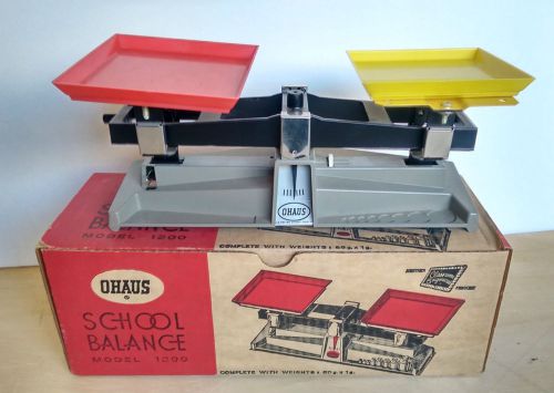 Ohaus Model 1200 Home School Science Balance Scale. No counterweights included