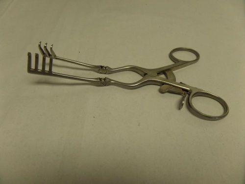V. Mueller Beckman retractor, hinged arms, 3 x 4 prongs