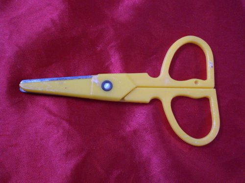 Vintage Plastic Kids Scissor