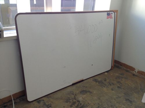 Nice Dry Erase Board 4&#039; x 6&#039; NO RESERVE