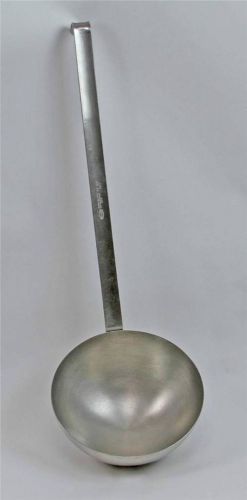 Commercial size &#034;vollrath&#034; stainless steel 72-oz ladle 5860 for sale