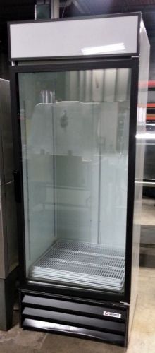 General RSW-26GCBM Reach in Beverage Refrigerator Merchandiser Cooler