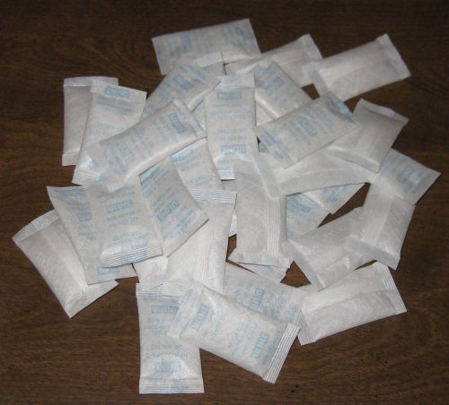 Pack of 25 - 3 gram silica gel packets desiccants vapor absorber for sale
