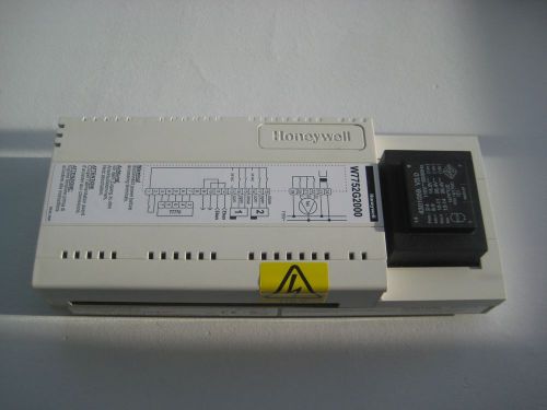 HONEYWELL XL10 W7752G2000 FAN COIL UNIT CONTROLLER LonWorks, 98-126 VAC 30VA