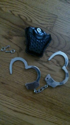 HANDCUFFS WITH 2 KEYS STAINLESS STEEL UNBRANDED AND CARRY CASE