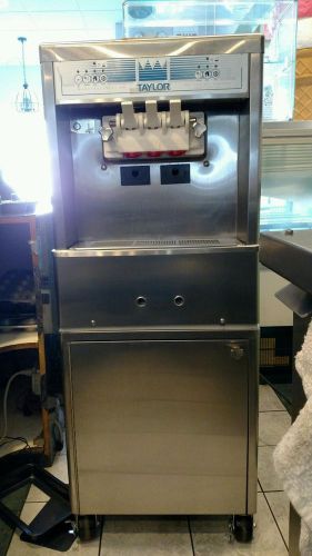 2013 Soft Serve Ice Cream Machine Taylor Model 161-27 1PH Air Cooled 016127F000