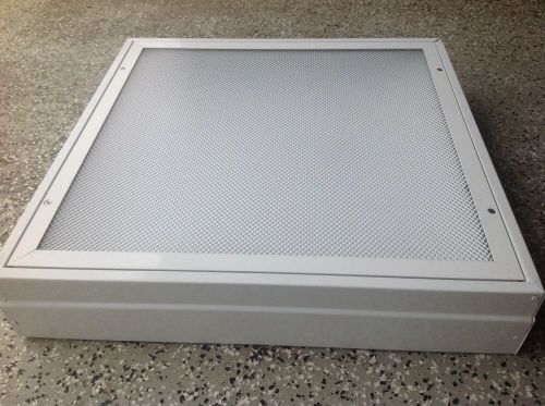 Lithonia Lighting Cleanroom Fixture B7RS Hospital Grade Light 2X2  Integra White