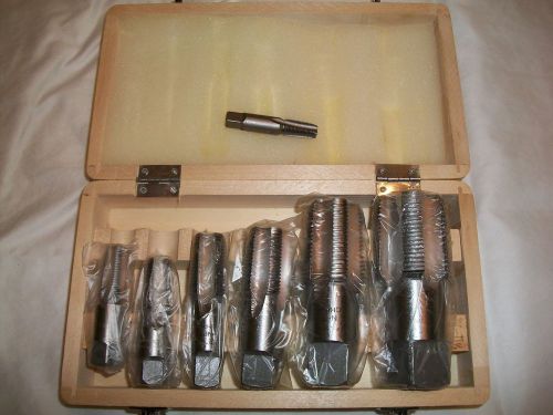 7 Piece NPT Taper Pipe Tap Set 1/8&#034; thru 1 1/4&#034; With Wood Box   Free Shipping