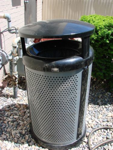LOT #2 Commercial Outdoor/Indoor Garbage Waste Container Can w Liner Rubbermaid