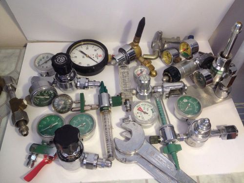 LOT OF OXYGEN REGULATORS,PRESSURE GAUGES