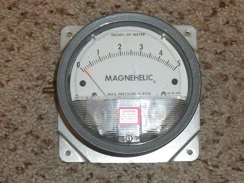 Dwyer Instruments Magnehelic 2005 Pressure Gauge 15 PSIG 0-5&#034; Water Used