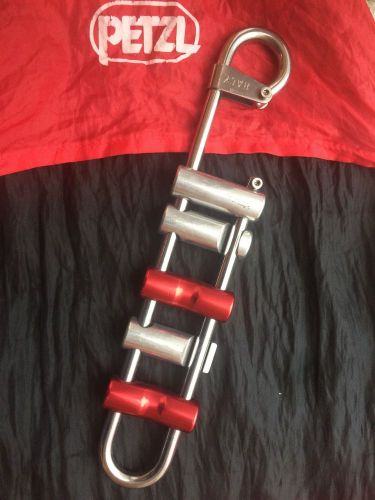 Petzl rack d11 descender with braking bars. climbing rescue caving. save now! for sale
