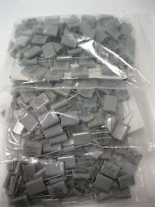 Lot of 200: Saronix Nymph Quartz Crystals NYP050-20 - HC18 - 20PF 5.000000Mhz
