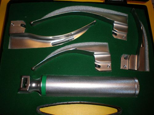 Macintosh Fiber Optic Laryngoscope Set With 4 Blades and C Size Handle