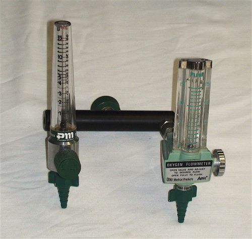 2 MEDICAL OXYGEN FLOW METERS WITH CONNECTING YOKE - OHIO MED &amp; PRECISION MED