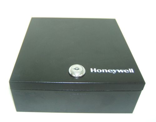 Honeywell small metal cash box - with no key
