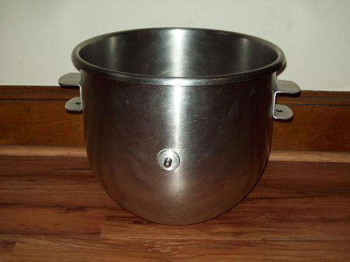 30 QUART STAINLESS STEEL MIXING BOWL