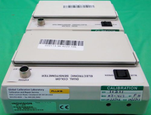2 Nuclear Associates Victoreen Dual Color Electronic Sensitometer Model 07-417