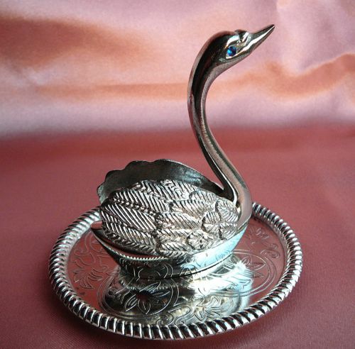 Ring holder. in the form of a Swan