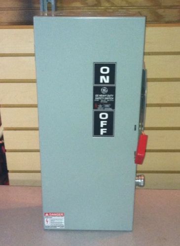 GE 60 AMP Disconnect 600 VAC TH3362 NEMA 1 Fuse 3 P. With Fuses.