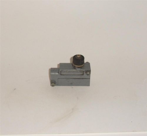 Micro Switch 15a-125a 2-600VAC Enclosed Limit Switch Side Mount 8ZG1-2RN 8702