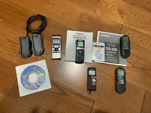 Olympus Digital Voice Recorders, lot of 5 Plus 2 x USB Cradles