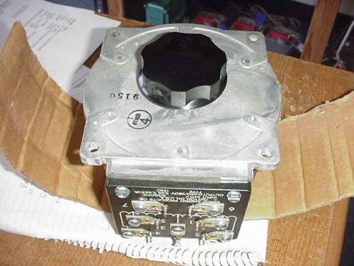 STACO ENERGY PRODUCT VARIABLE TRANSFORMER 1520 NEW SURPLUS