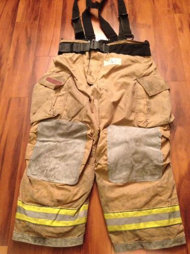 Firefighter PBI Bunker/Turn Out Gear Globe G Xtreme USED 44W x 28L 2008 Suspend
