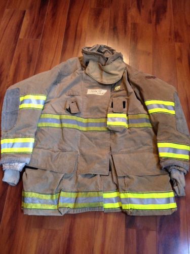 Firefighter Turnout / Bunker Gear Coat Globe G-Extreme Size 44-C x 35-L 2005
