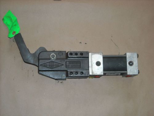 De-sta-co a895b-13r-72-r1000-c100k pneumatic clamp, with arm, no sensor, used for sale