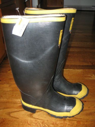 NEW STEEL TOED RUBBER BOOTS SIZE 6 MINERS