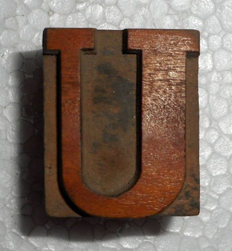 Letterpress Letter &#034;U&#034; Wood Type Printers Block Typography B1061