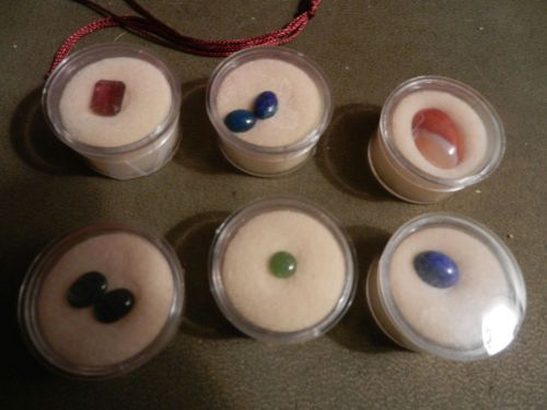 6 Jewelry round boxed Gemstones in Foam display