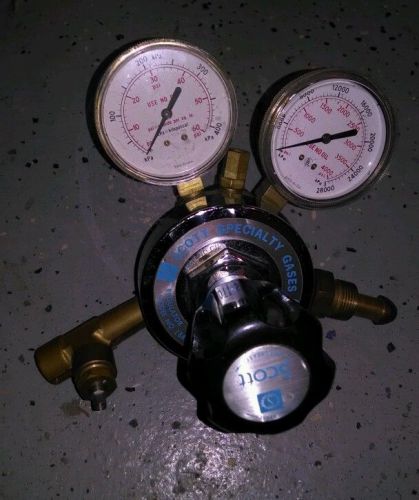 Scott Specialty Gases 2-Stage Regulator model 18A