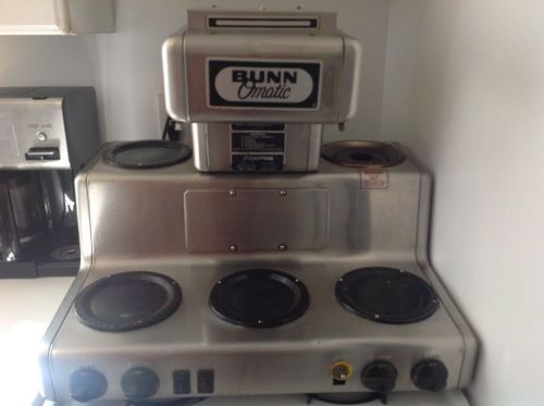 Bunn coffee maker direct feed/5 burners plus 3 coffee pots! for sale