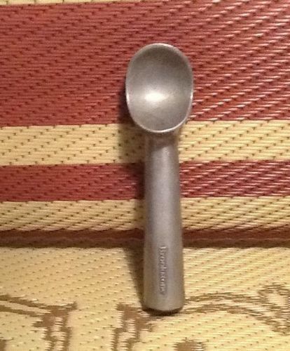 BROOKSTONE ICE CREAM SCOOP  GOLD END