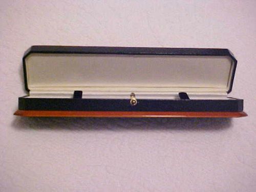 VERY NICE WOOD JEWELRY DISPLAY CASE-VELVET/SATIN LINED FOR NECKLACE OR BRACELET
