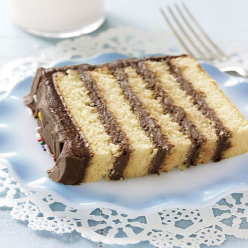 Nice Sponge Cake with Chocolate Frosting Food Best Recipe