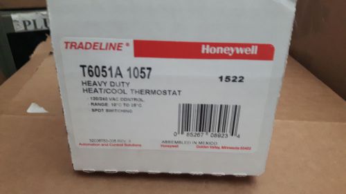 HONEYWELL T6051A - 1057  THERMOSTAT - HEAT / COOL   NEW in BOX
