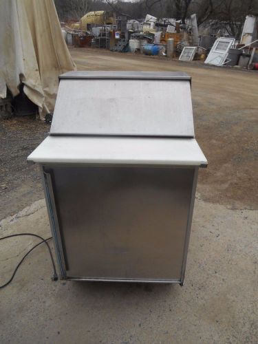 Used 27&#034; sandwich prep table by silver king for sale