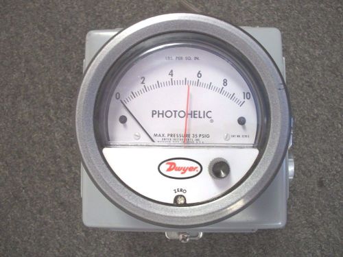 Dwyer Photohelic 0-10 lbs per sq. in. pressure switch gauge model 3210C with box