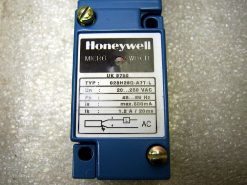 (0953) Honeywell LYT02E-2S Inductive Proximity Switch