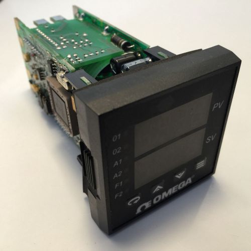 OMEGA PID Temperature Controller CN8201-DC1-AL1 SSR Output with Alarm relay