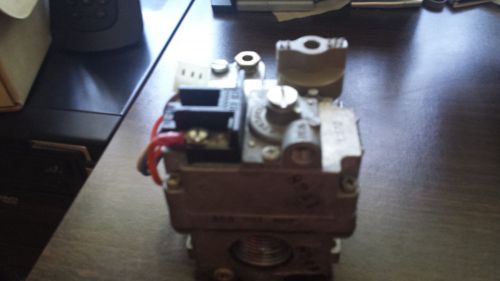 Robertshaw 7000bker gas valve 3b6-501-909 for sale