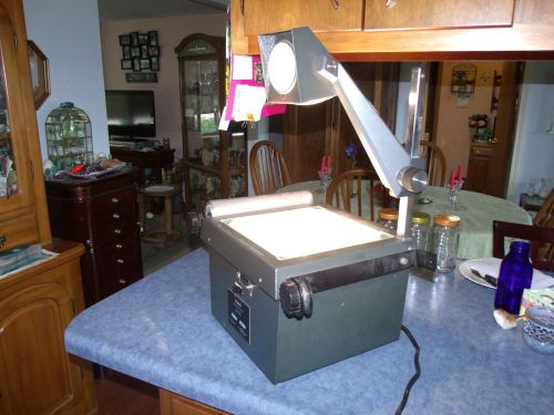 EIKI 3850A WORKING OVERHEAD TRANSPARENCY PROJECTOR with rollers