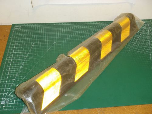 Black &amp; Yellow Rounded Corner Guard, 31-1/2&#034; Long, !86A!