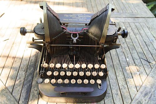 Antique &#039;Oliver #3&#039; Typewriter