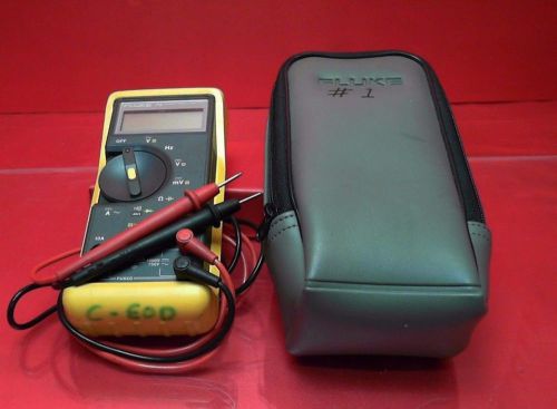FLUKE 77 Series II 2 Multimeter With Leads Rubber Boot And Soft Case (POWERS ON)