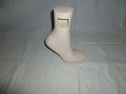 Vintage 10&#034; Foot and Shin Mannequin Display     C897
